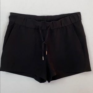 Lululemon Stroll at Sundown Short 3” Black sz 8